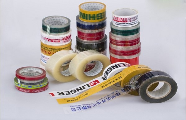 in logo lên băng keo số lượng ít