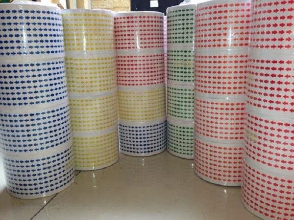 Tem dán lỗi được sản xuất theo từng cuộn 