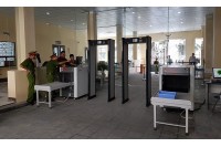 Đi qua cửa từ có hại sức khỏe không? 